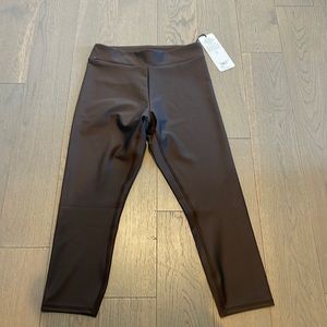 NWT ALO Yoga Size M Airlift High Waist Conceal Zip Espresso Leggings